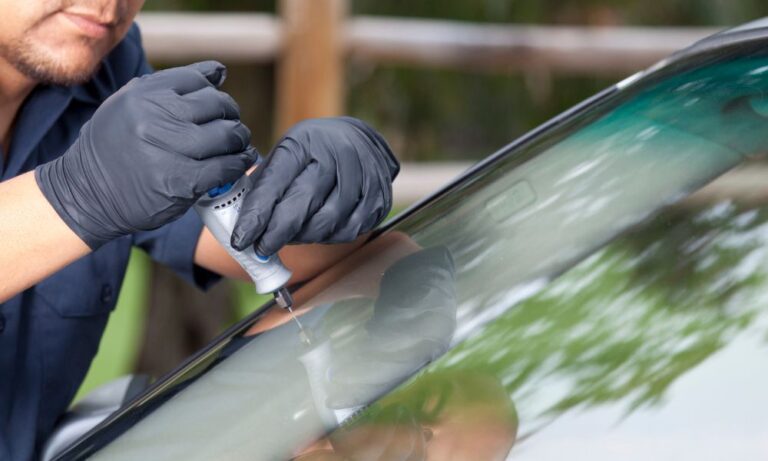 Professional mobile auto glass repair service